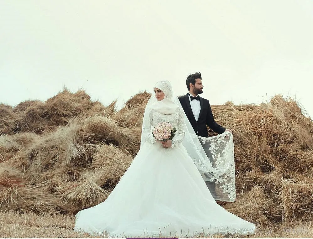 Gorgeous Long Sleeve Wedding Dress Tulle Lace Appliques Belt